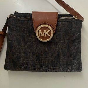 Michael Kors Crossbody small used condition